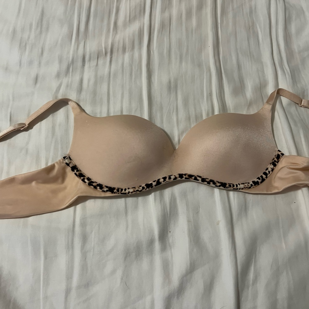 Victoria’s Secret Nude with Leopard Trim 32a pushup bra